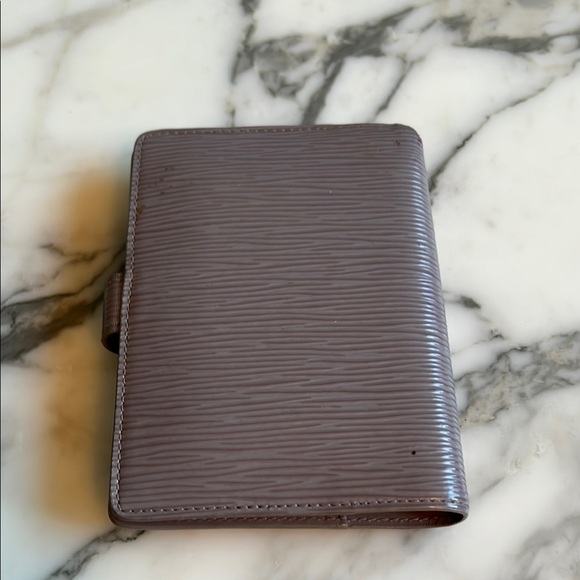 Louis Vuitton Planner & Card Holder - Picture 5 of 9